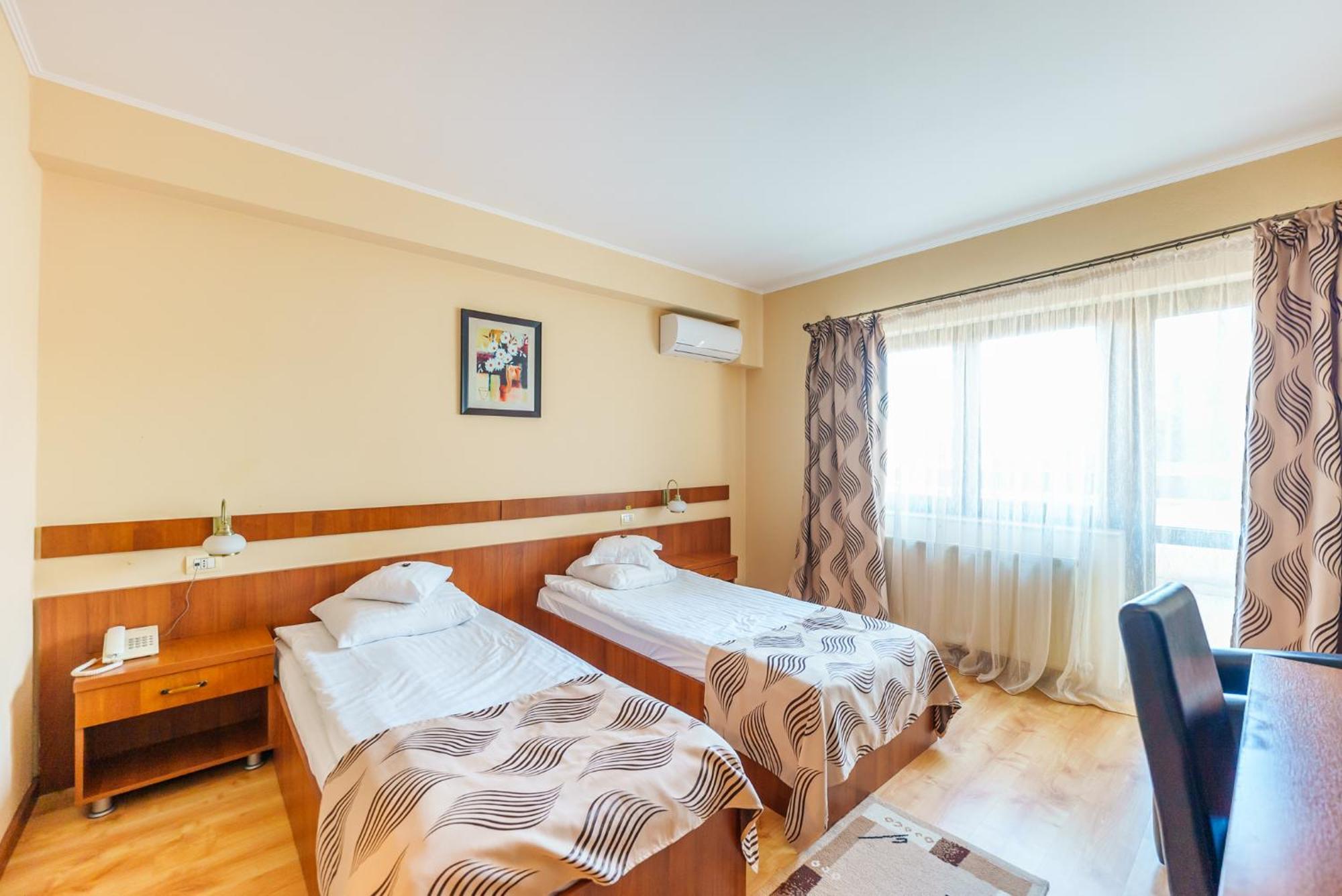 Hotel Crisana אראד מראה חיצוני תמונה