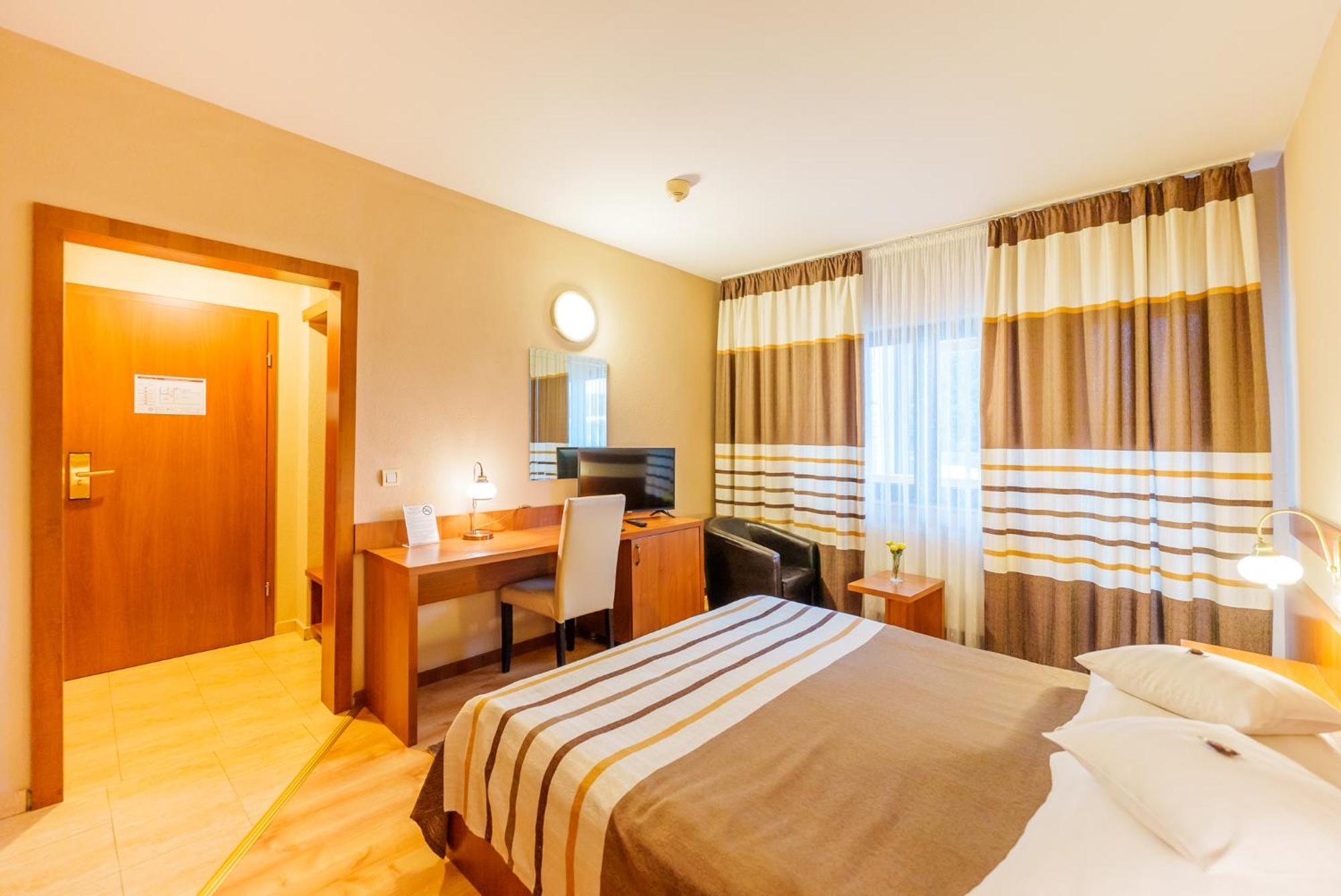 Hotel Crisana אראד מראה חיצוני תמונה