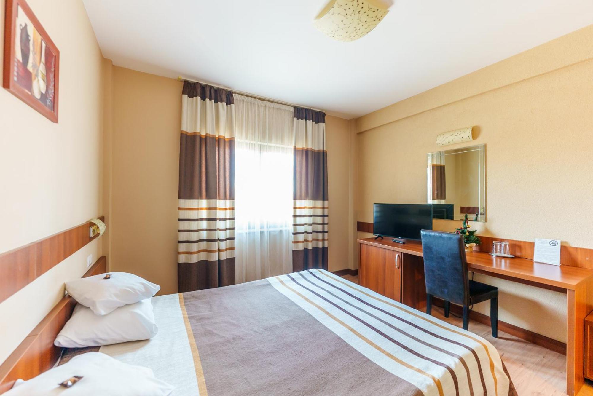 Hotel Crisana אראד מראה חיצוני תמונה