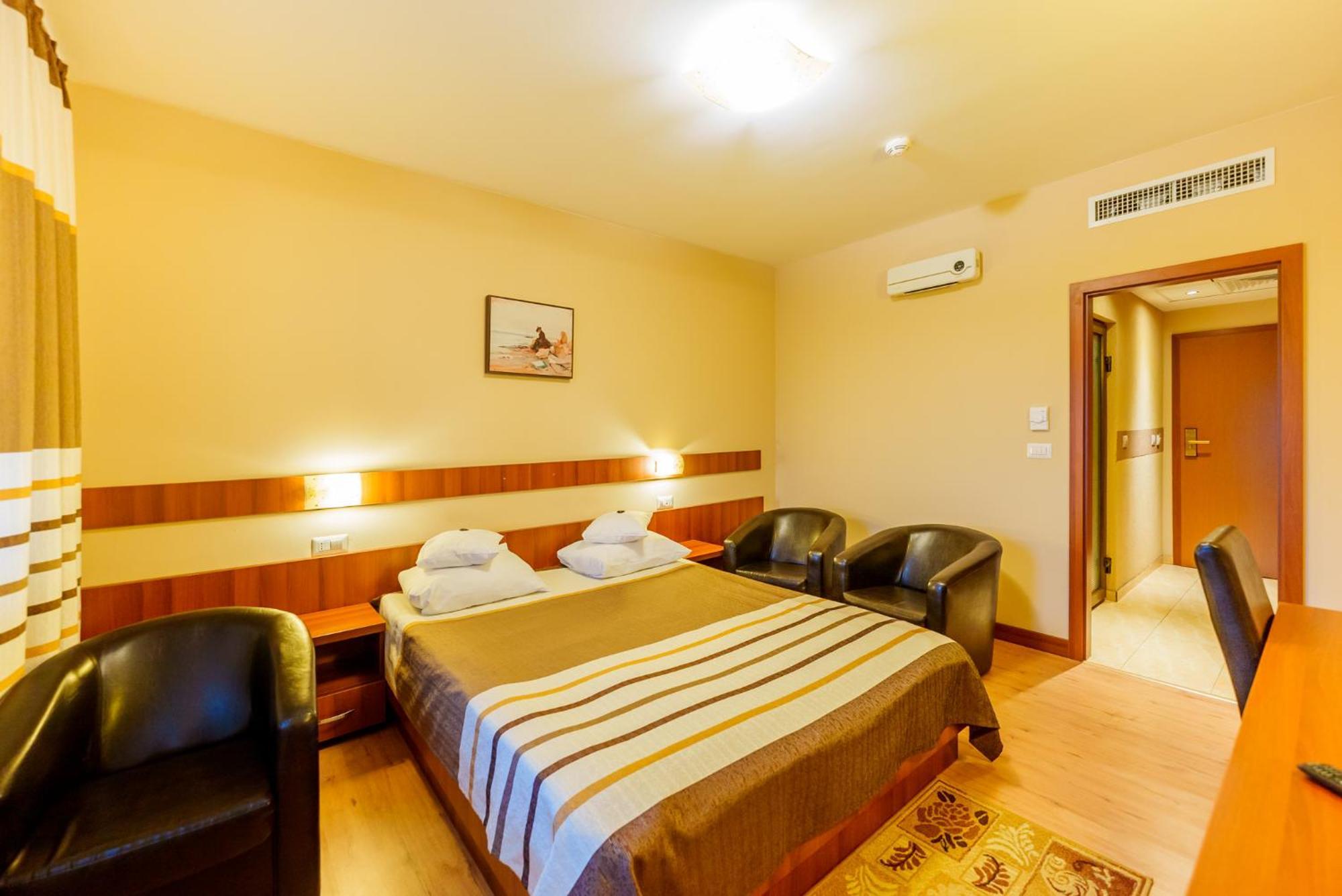 Hotel Crisana אראד מראה חיצוני תמונה