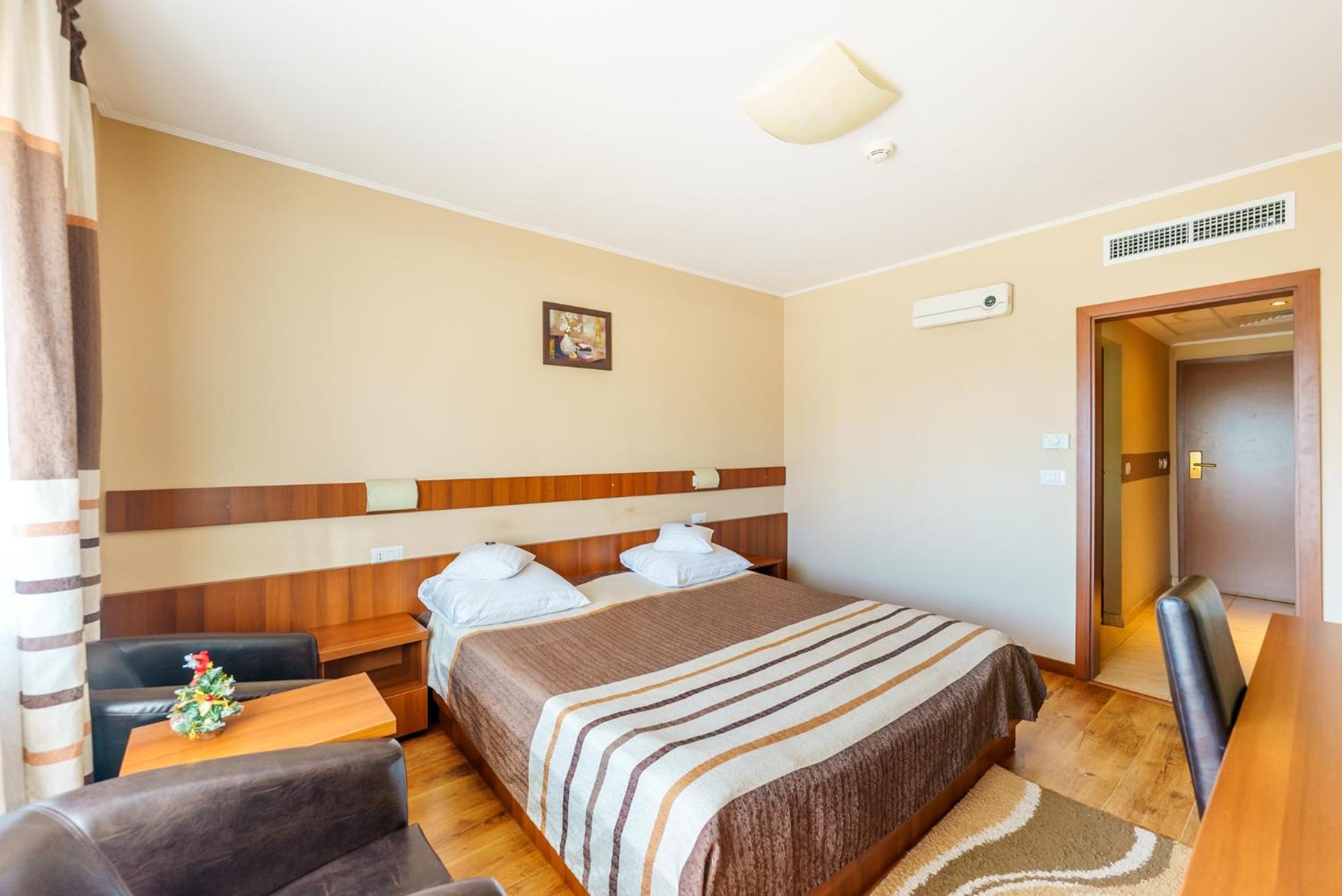 Hotel Crisana אראד מראה חיצוני תמונה